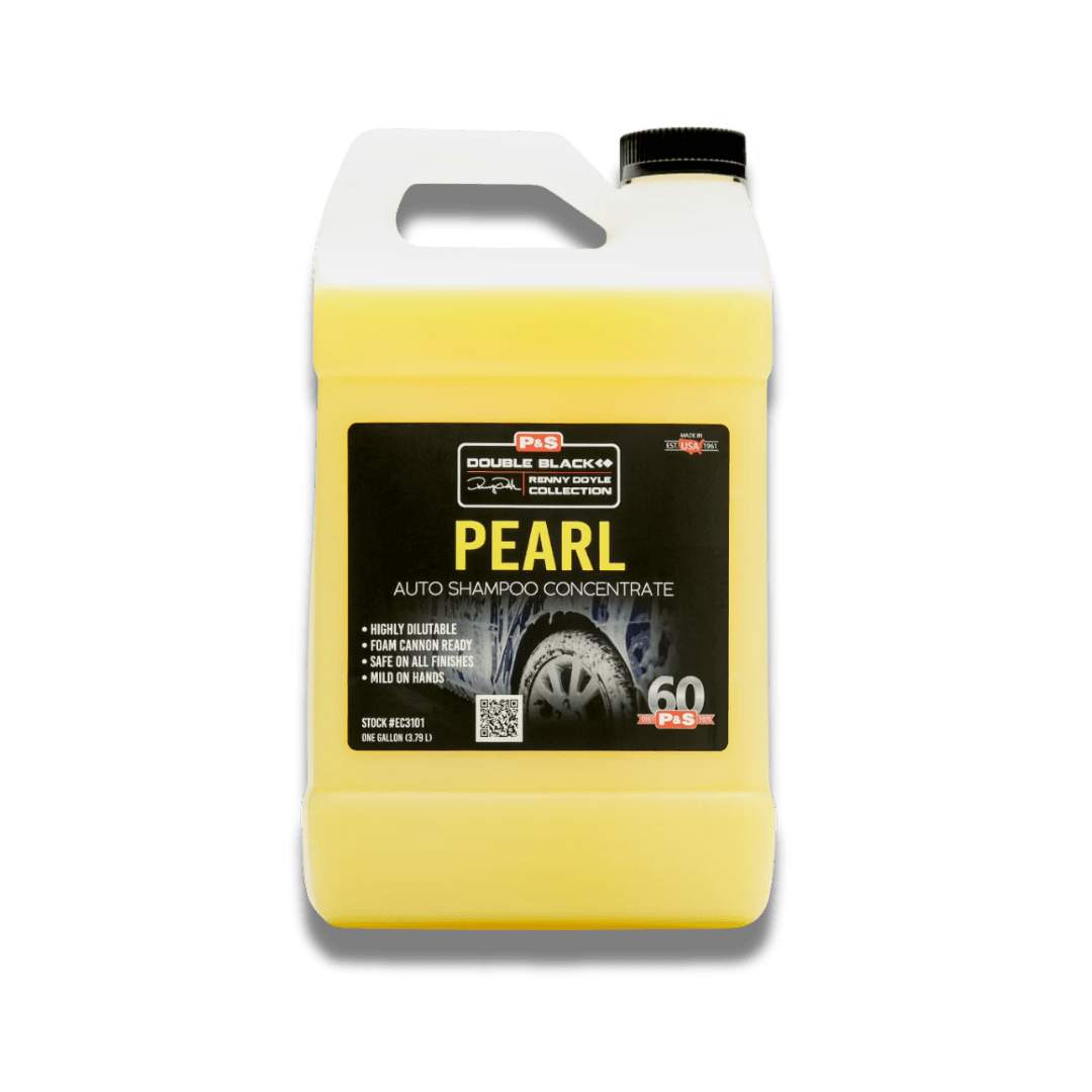 A bottle of P&S Pearl Auto Shampoo on a white background.